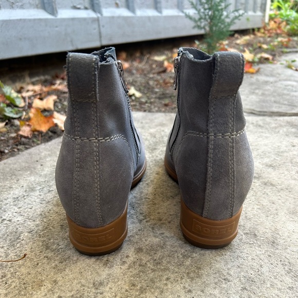 Sorel Grey Suede Evie ll Chelsea Boot, size 9.5 - Picture 6 of 9
